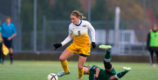 Emily Lieuwen playing soccer